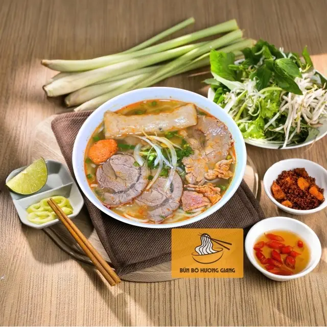 Hình ảnh Bún Bò Huế Đầy Đủ