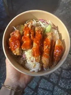 Hình ảnh Cơm gà sốt cay Hàn Quốc