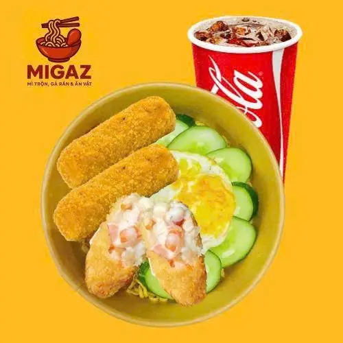 Hình ảnh Combo: Mì trộn Indomie chả giò hải sản sốt mayonnaise trứng - 1 ly nước ngọt size M