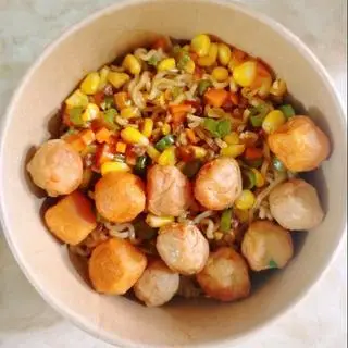Hình ảnh mì trộn viên chiên 