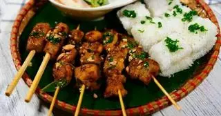 Hình ảnh Bánh Hỏi Thịt Nướng - Chả Giò 