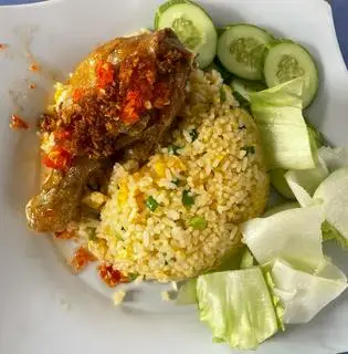 Hình ảnh Cơm chiên gà đùi nhỏ