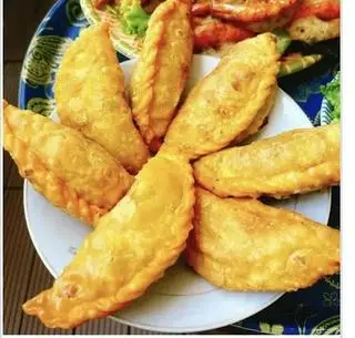 Hình ảnh bánh xếp nhân pate nhà làm 2 trứng cút LĂC PHO MAI 