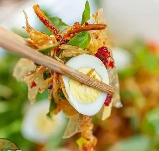 Hình ảnh Bánh tráng trộn truyền thống