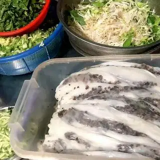 Hình ảnh Bánh cuốn thêm