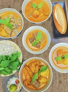 Hình ảnh Cà ri Gà đặc biệt (Gà + Lòng)