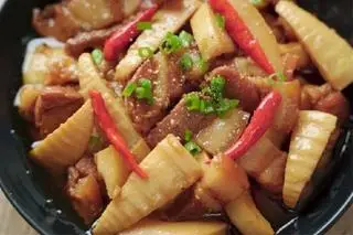 Hình ảnh Cơm thịt kho măng
