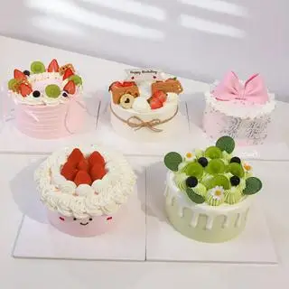 Hình ảnh Bánh Kem Hàn Quốc Trang Trí Ngẫu Nhiên - Size 14cm