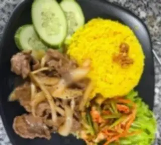 Hình ảnh Cơm bò xào củ hành