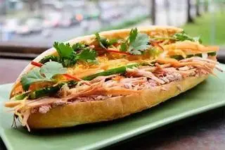 Hình ảnh Bánh mì pate trứng