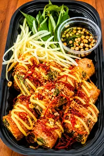 Hình ảnh Bánh tráng cuốn chà bông sốt me bơ