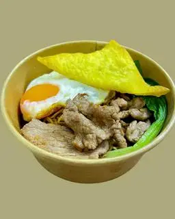 Hình ảnh Mì tươi trộn thịt bò - gà xé - trứng