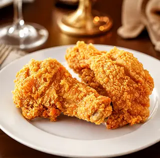 Hình ảnh Gà miếng tẩm bột chiên giòn (Tặng 2 bánh bao chiên giòn)