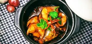 Hình ảnh Cơm cá lóc kho tộ kèm bắp cải luộc