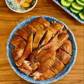 Hình ảnh Gà hun khói nguyên con