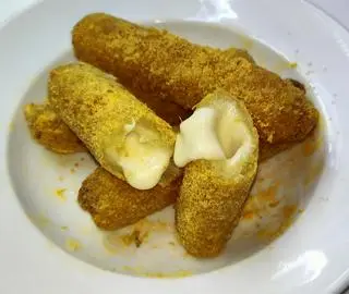 Hình ảnh Phô mai que lắc phô mai