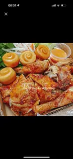 Hình ảnh Combo Hạt rẻ 1/2 Gà Nướng Lu ( Kèm 4 bánh bao)