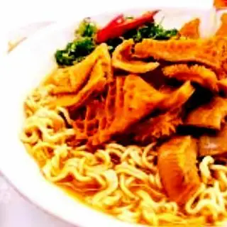 Hình ảnh Phá lấu bò mì gói
