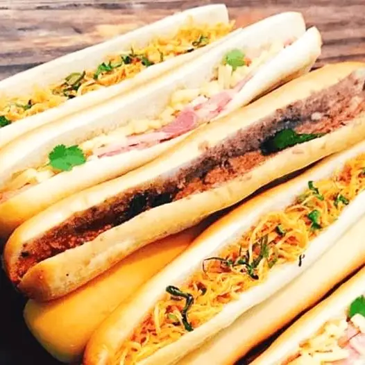 Hình ảnh Bánh Mì Que Cay 
