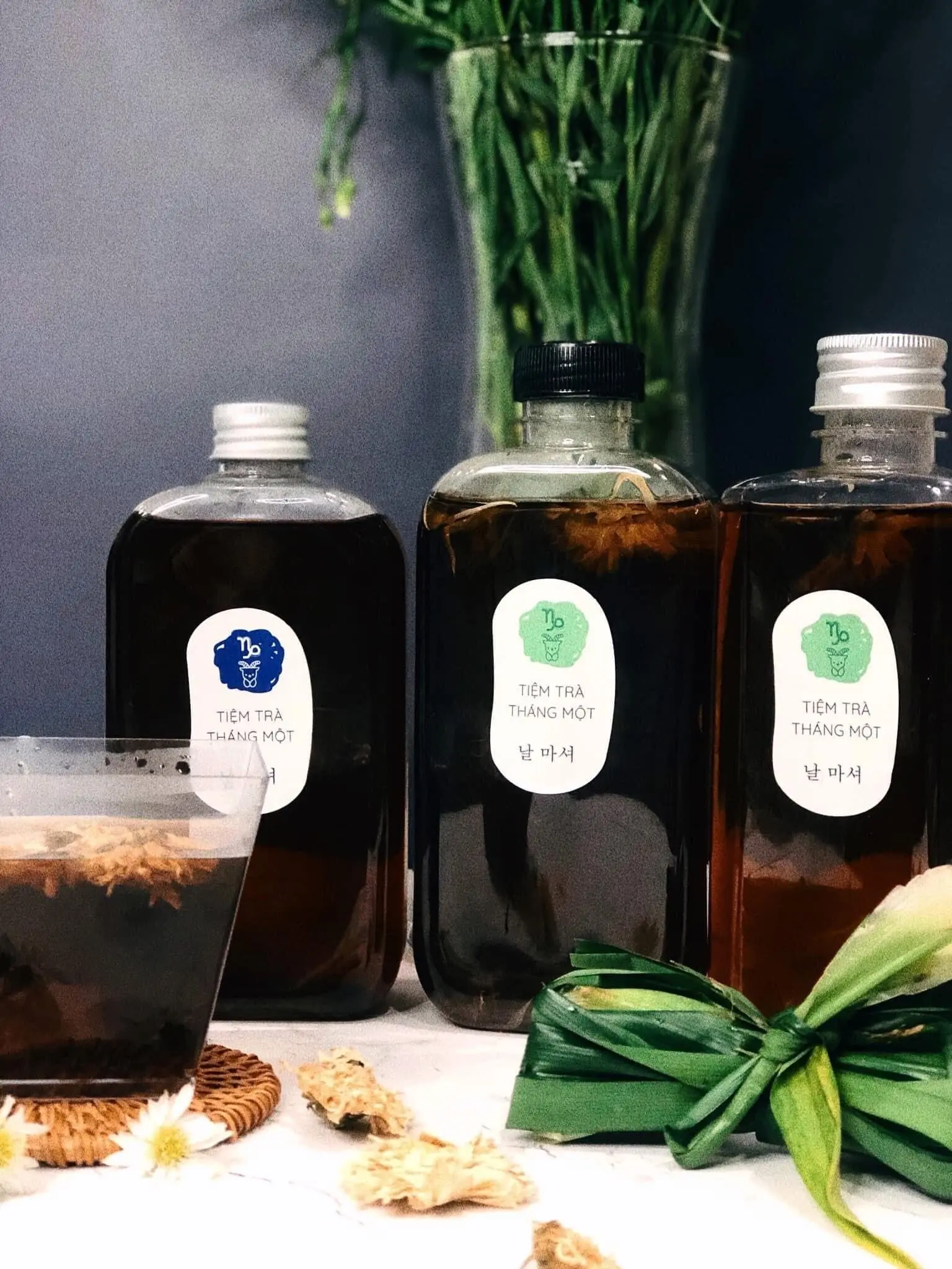 Hình ảnh Hồng Trà Táo Đỏ Hạt Chia ( CHAI )