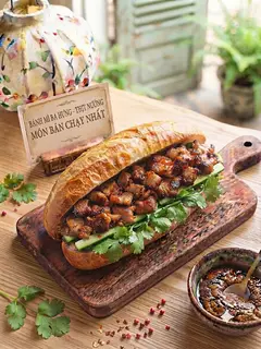 Hình ảnh Bánh mì thịt nướng