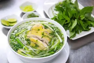 Hình ảnh Bún gà đùi