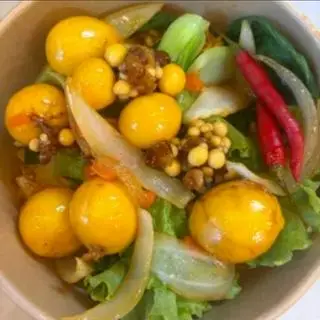Hình ảnh Cơm trứng non sốt mắm tỏi