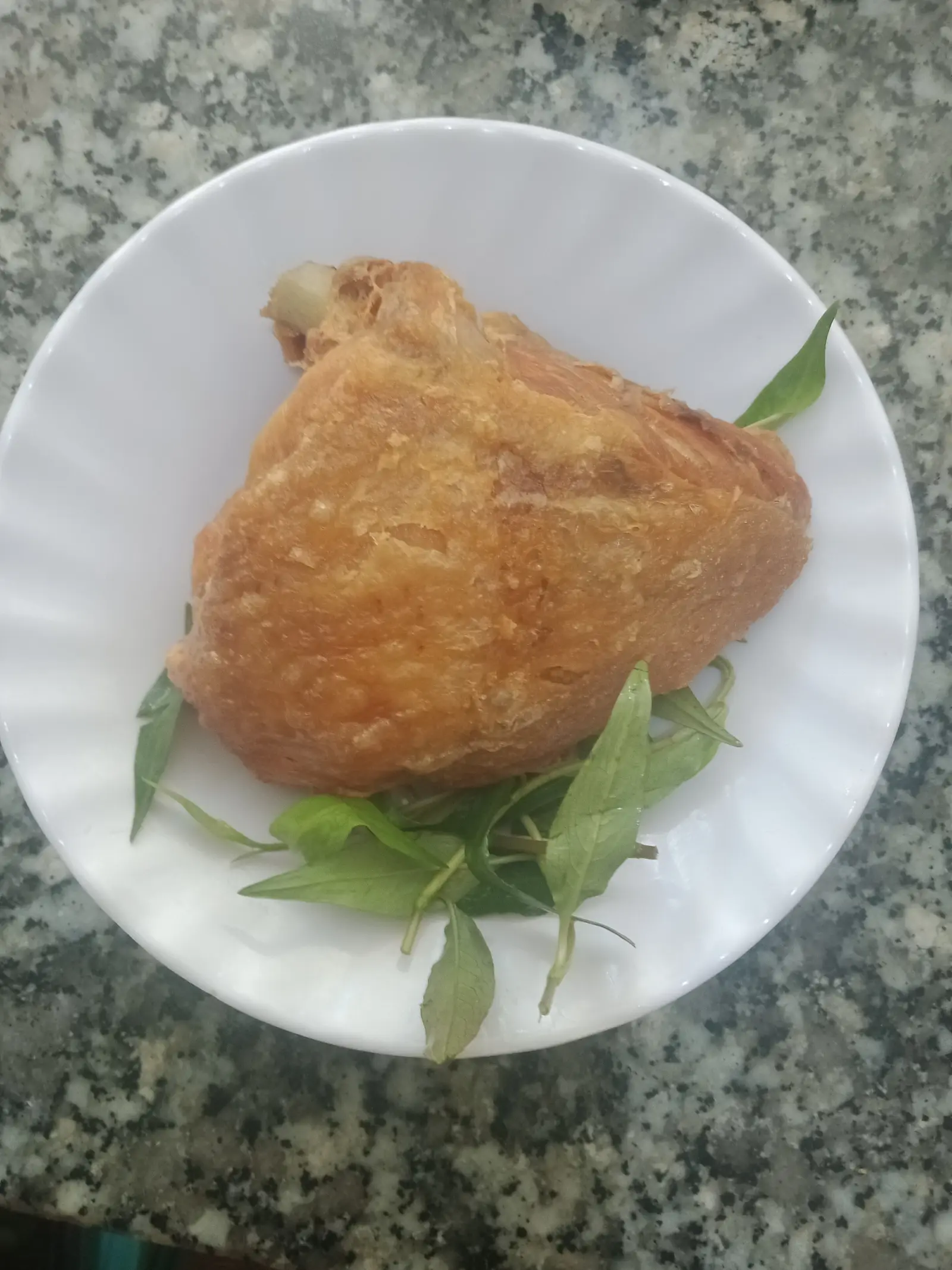 Hình ảnh Cơm má đùi chiên sốt me