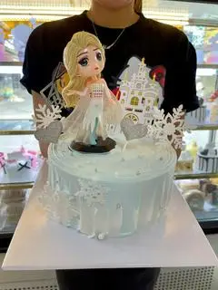 Hình ảnh Bánh kem Elsa mẫu 2 (18cm)