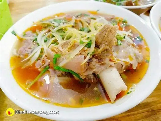 Hình ảnh Bún bò giò heo - chả