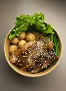 Hình ảnh Mì Trộn Ba Chỉ Heo Áp Chảo Teriyaki