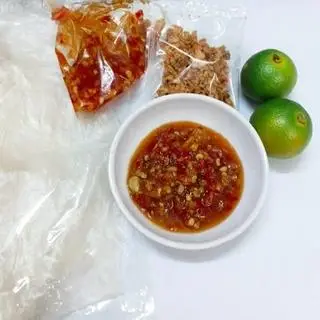 Hình ảnh Bánh Tráng Phơi Sương Chấm Sate Muối Tắc Chay