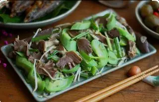 Hình ảnh combo gà rán + mướp xào+1đĩa xôi trắng( muối vừng, hành phi)