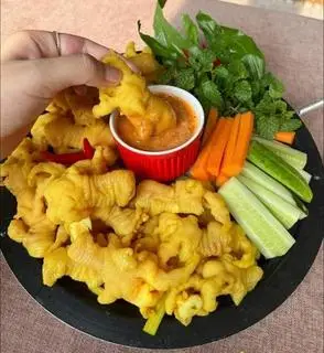 Hình ảnh Chân Gà Ủ Muối Rút Xương 