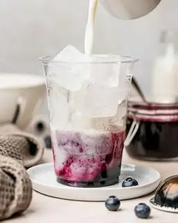 Hình ảnh Latte Việt Quất