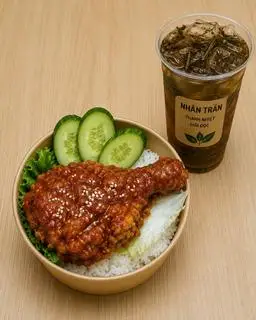 Hình ảnh Cơm Đùi Gà Sốt Cay Ngọt