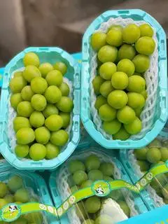 Hình ảnh Nho xanh hộp 150g