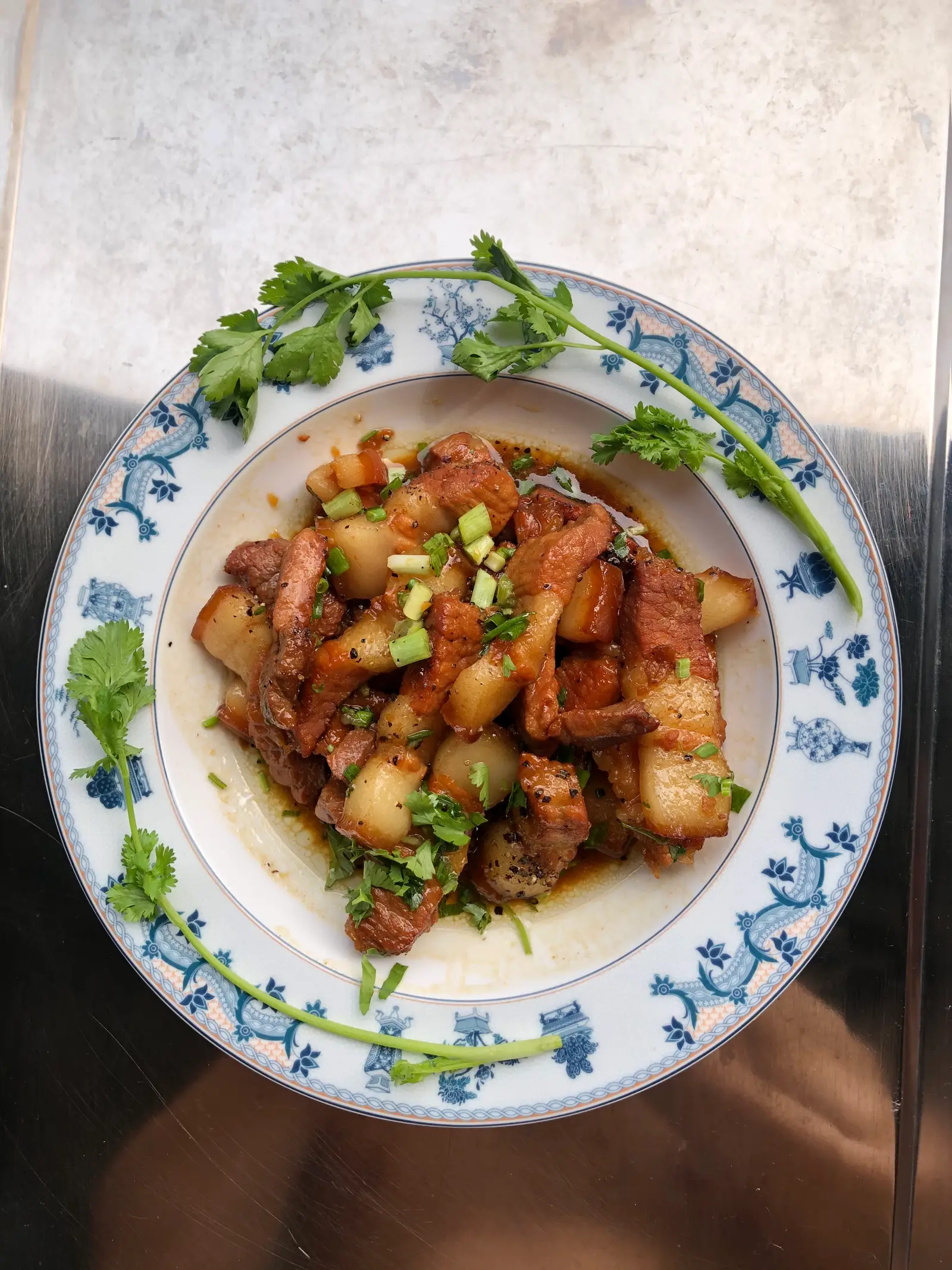 Hình ảnh Cơm thịt kho tiêu + rau xào + canh rau 