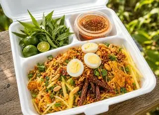 Hình ảnh bánh tráng trộn thập cẩm da heo 