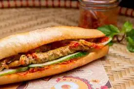 Hình ảnh Bánh mỳ pate trứng