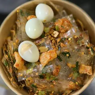 Hình ảnh Bánh tráng bơ mỡ hành topping - cay nhiều
