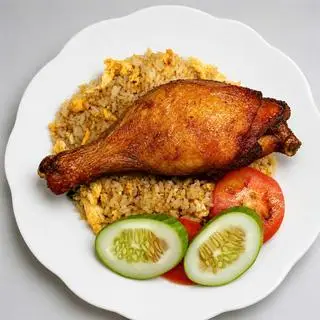 Hình ảnh Cơm gà xối mỡ đùi tỏi