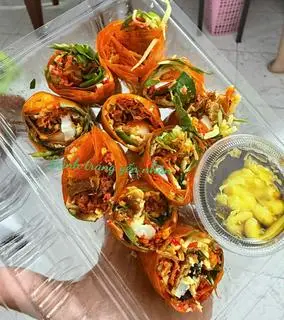 Hình ảnh bánh tráng cuốn sốt bò bơ