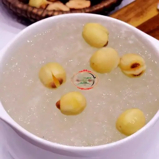 Hình ảnh Tổ yến chưng hạt sen - đường phèn - thố nhỏ
