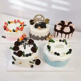 Hình ảnh Bánh Kem Sinh Nhật Ngẫu Nhiên - Size 16cm
