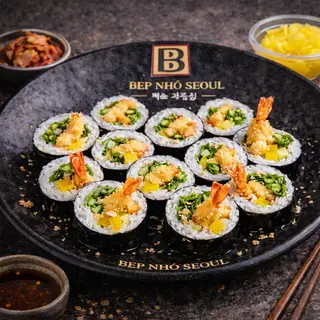 Hình ảnh Kimbap tôm chiên xù sốt cam