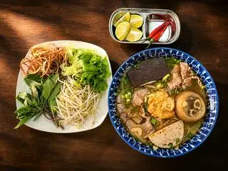 Hình ảnh Bún bò Huế - bát đặc biệt
