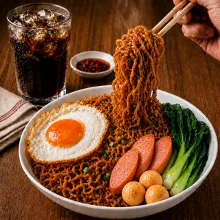 Hình ảnh Mì trộn Indomie Ốp La + Xúc Xích + Cá Viên