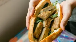 Hình ảnh Bánh Mì Chả Cá Nha Trang 