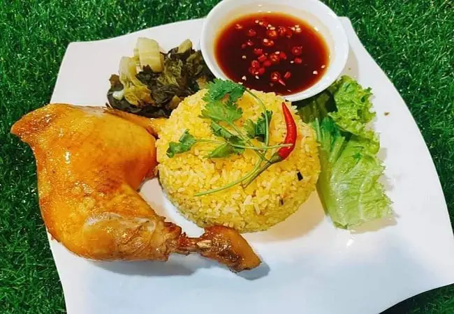 Hình ảnh Cơm Đảo gà xối mắm tỏi 